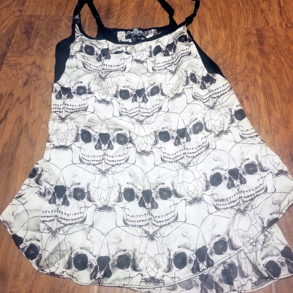 Skull tank royal bones